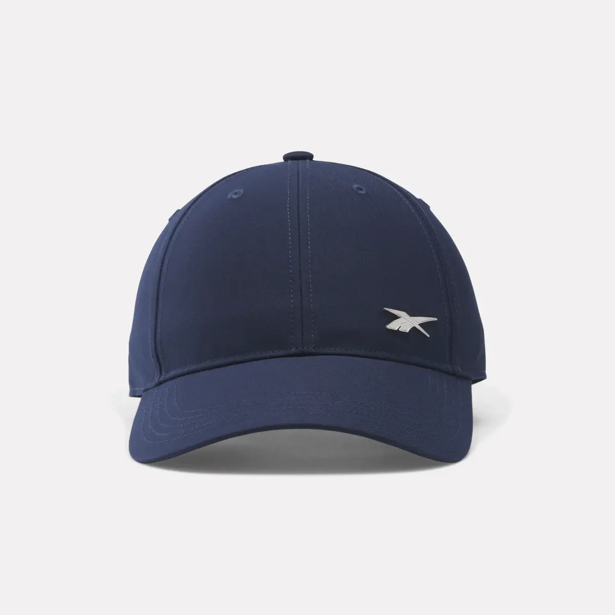 Gorra con insignia